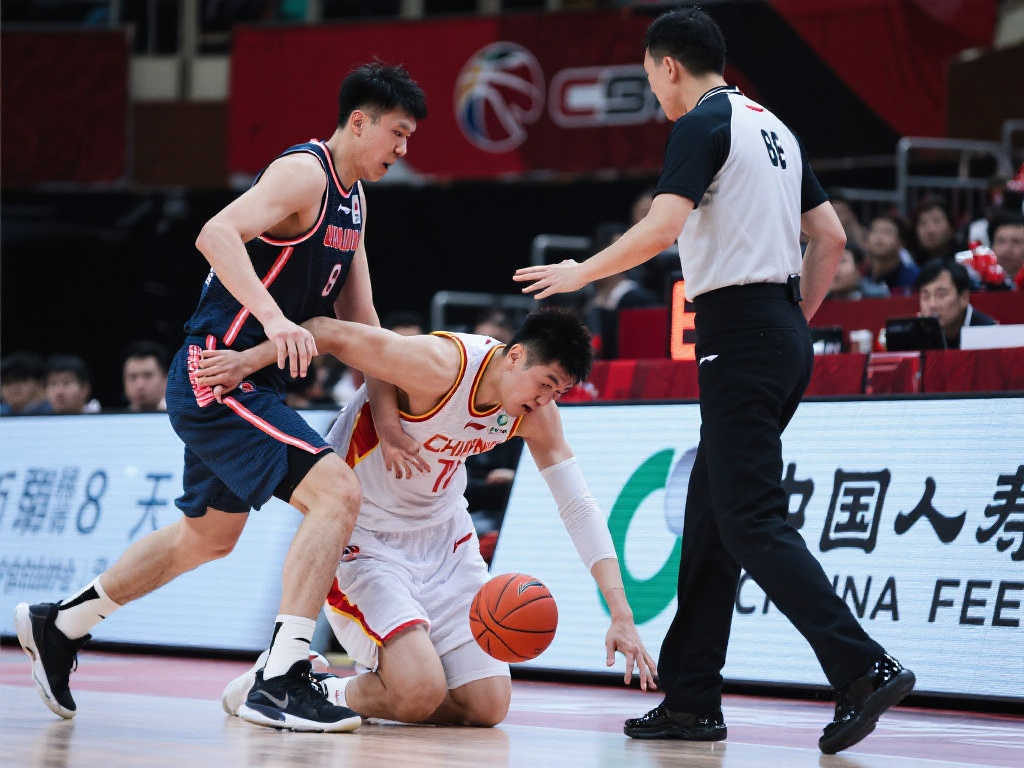 系中扮演不